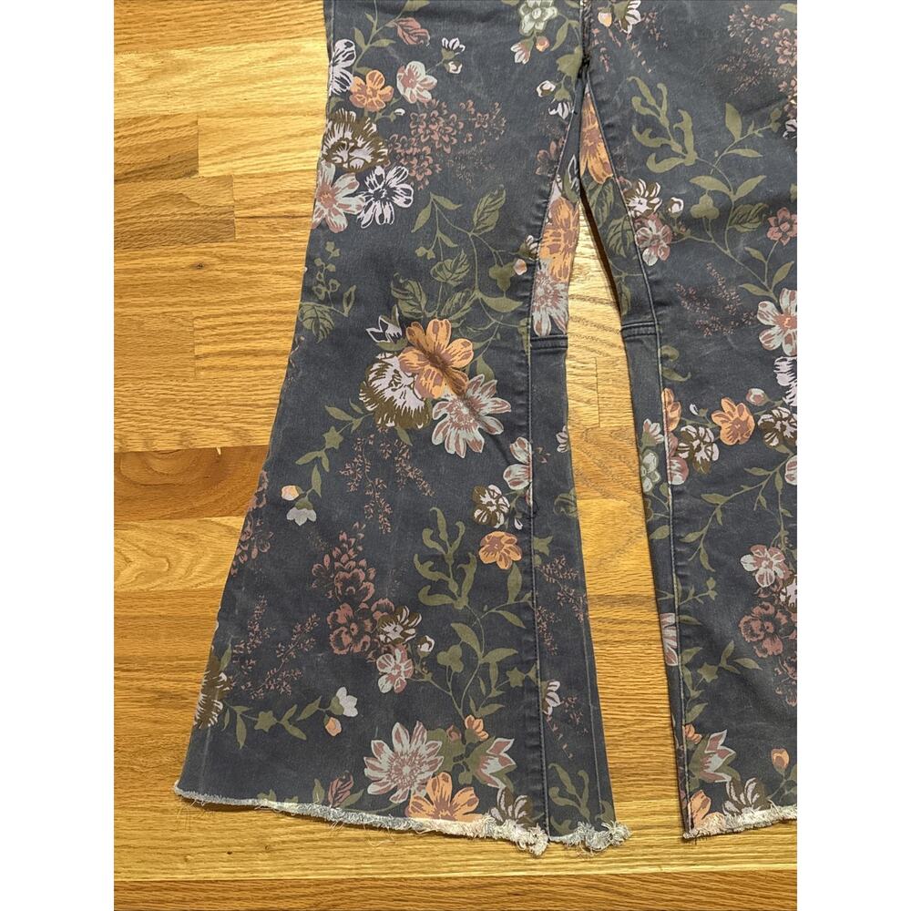 Free People We The Free Youthquake Purple Navy Floral Flare Jeans Pants Crop 30 - Picture 3 of 9